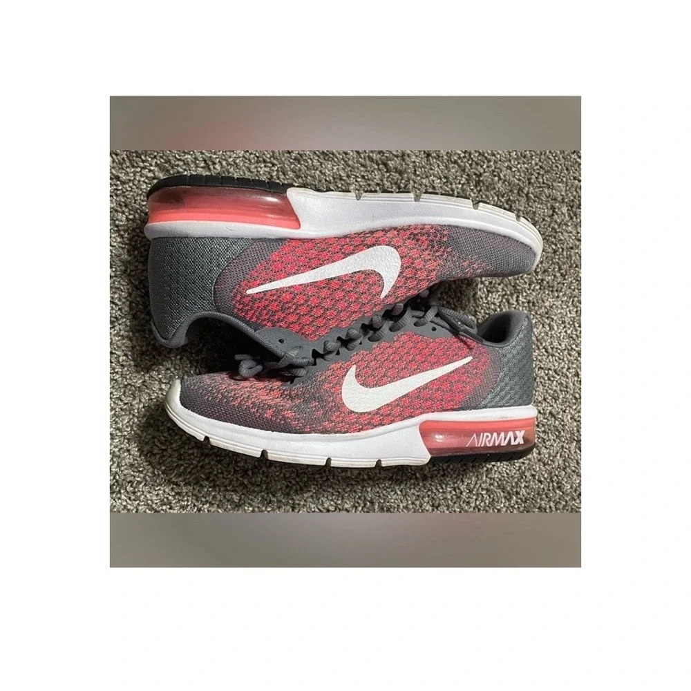 Nike tennis shoes women's pink grey athletic‎ shoe size 8 air max